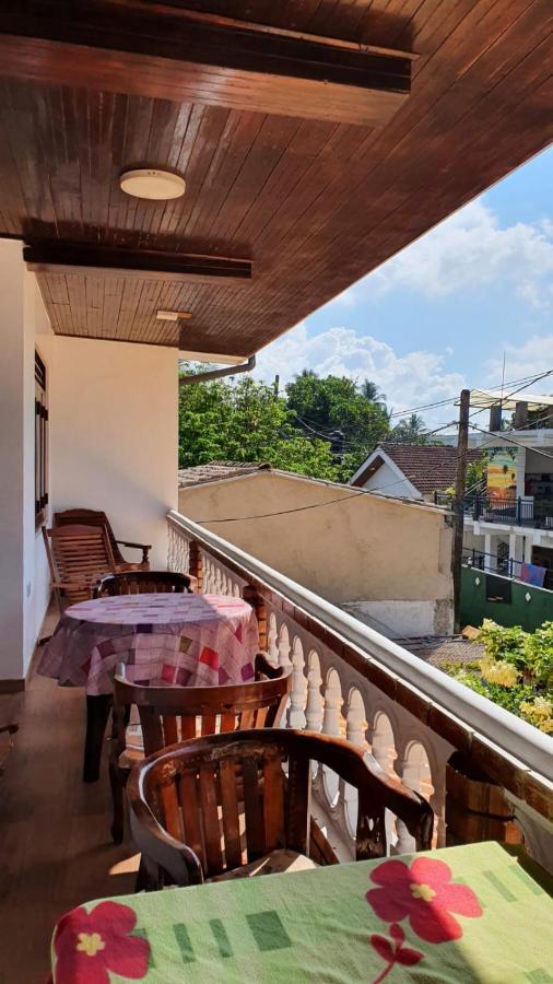 Guesthouse Kind And Love Hikkaduwa Bagian luar foto