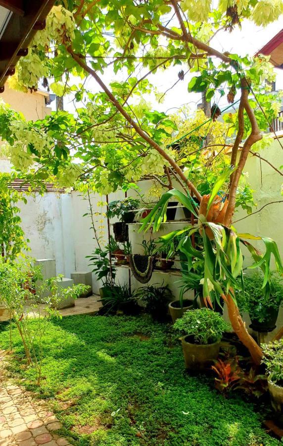 Guesthouse Kind And Love Hikkaduwa Bagian luar foto