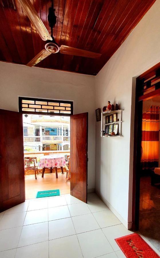 Guesthouse Kind And Love Hikkaduwa Bagian luar foto