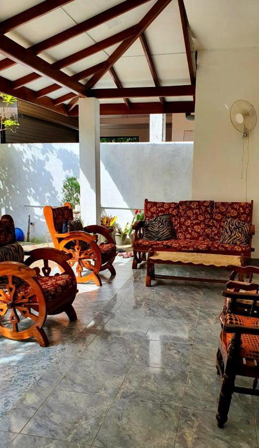 Guesthouse Kind And Love Hikkaduwa Bagian luar foto