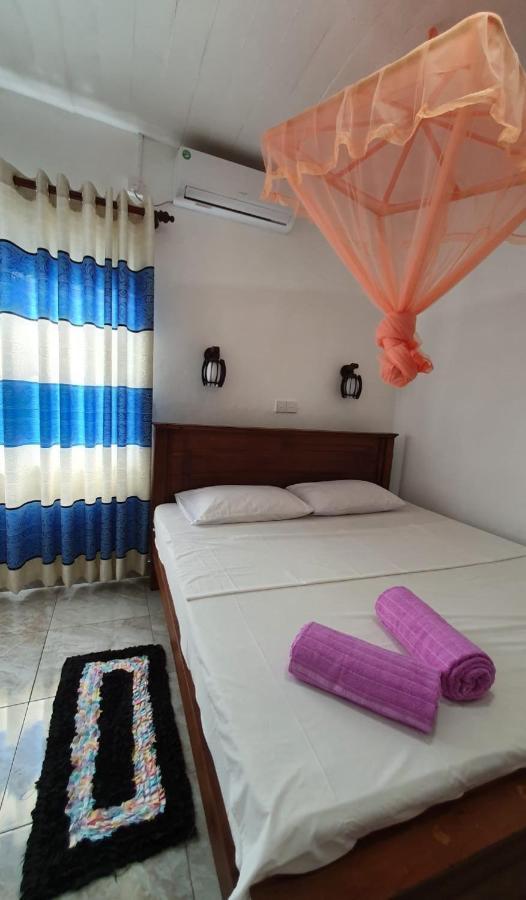 Guesthouse Kind And Love Hikkaduwa Bagian luar foto