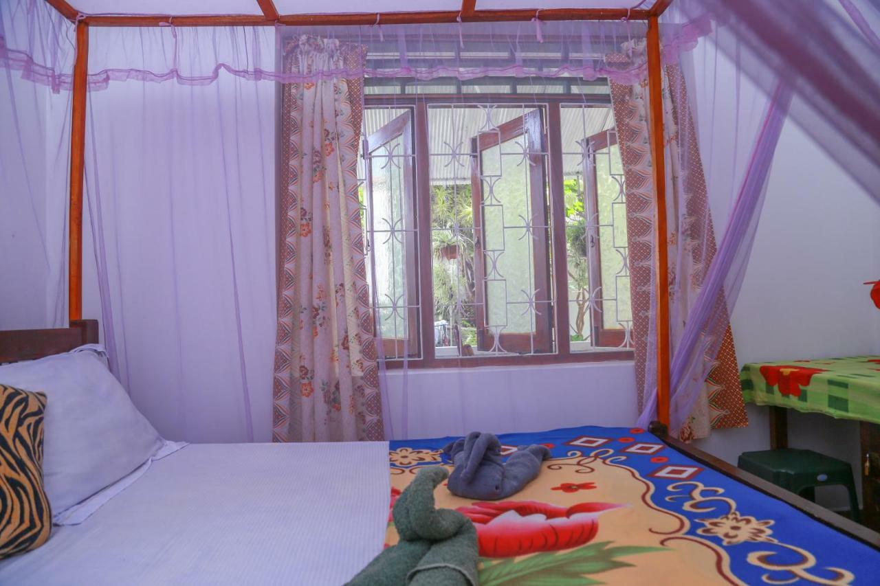 Guesthouse Kind And Love Hikkaduwa Bagian luar foto