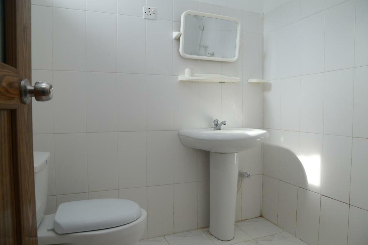 Guesthouse Kind And Love Hikkaduwa Bagian luar foto