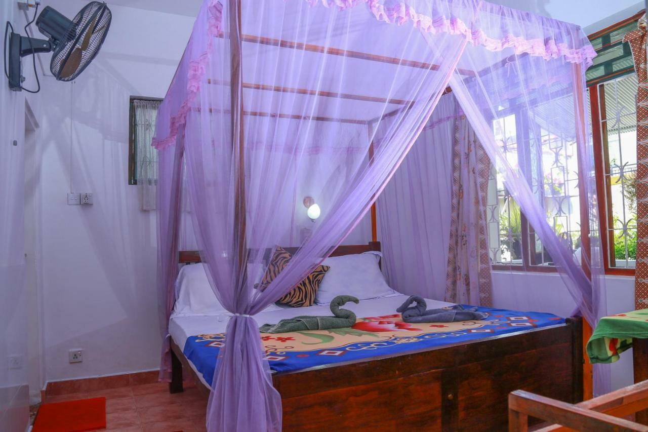 Guesthouse Kind And Love Hikkaduwa Bagian luar foto